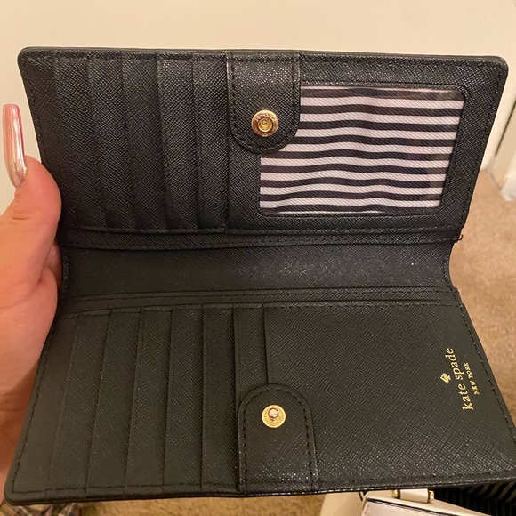 NWOT Kate spade handbag with wallet, dust bag and strap - Picture 3 of 4